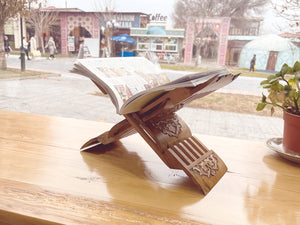 Wooden Book Stand - 木製iPadスタンド（クルミの木）-25cm