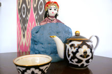 Load image into Gallery viewer, Teapot Cover - 23
